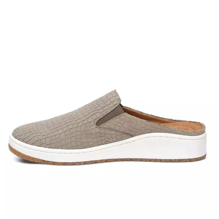 Aetrex Women's Sasha Croc Taupe