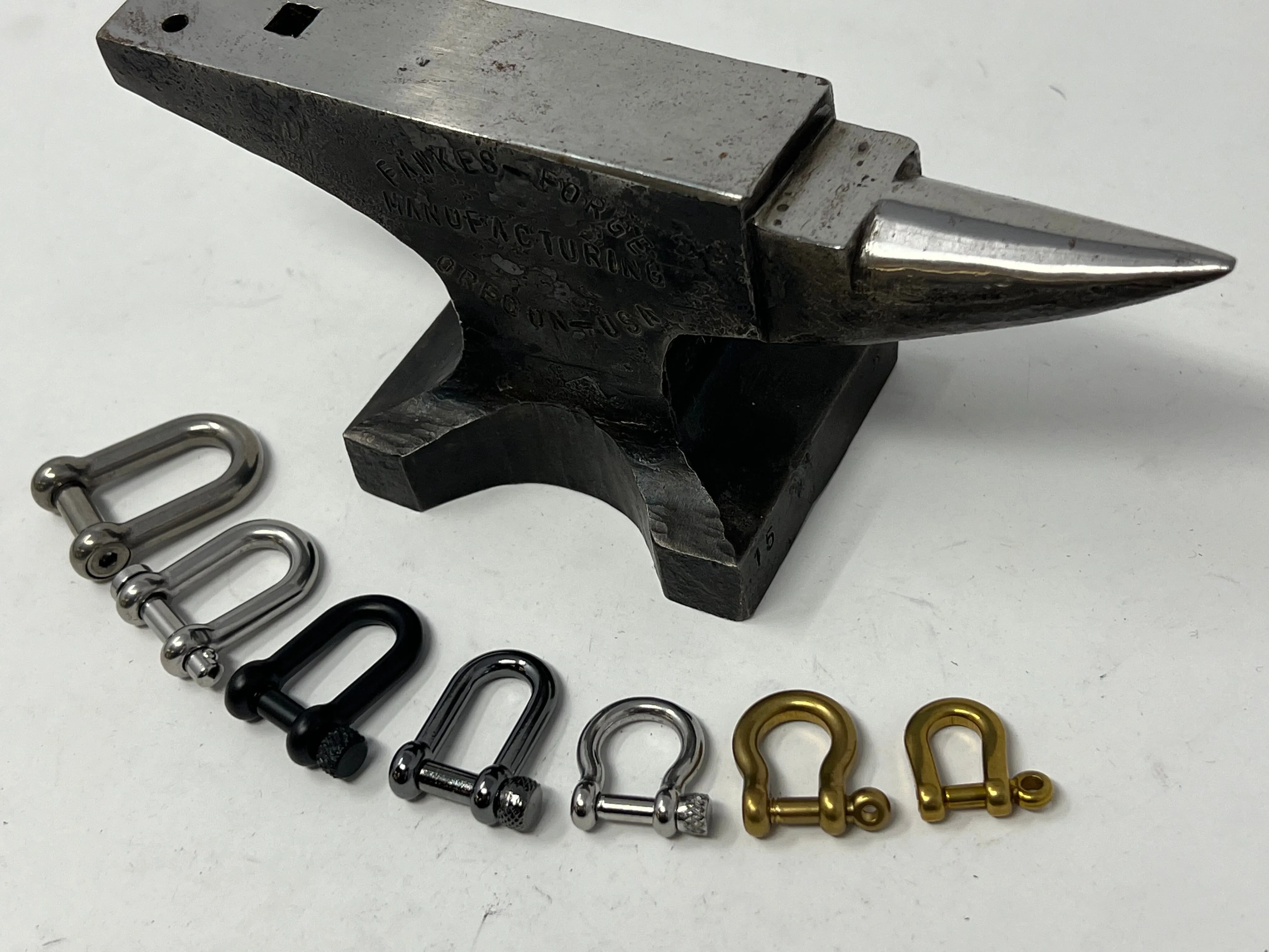 Anvil Wallet Shackles