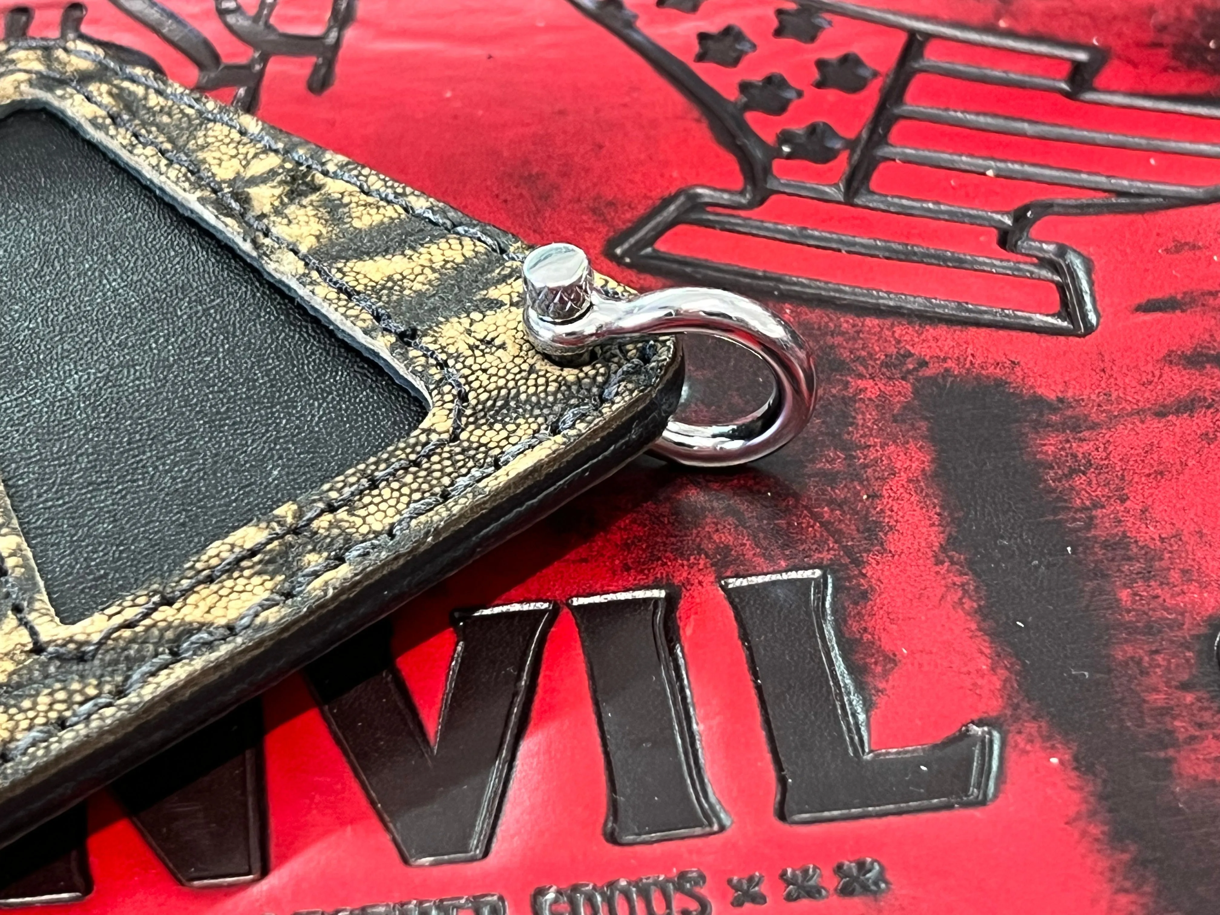 Anvil Wallet Shackles