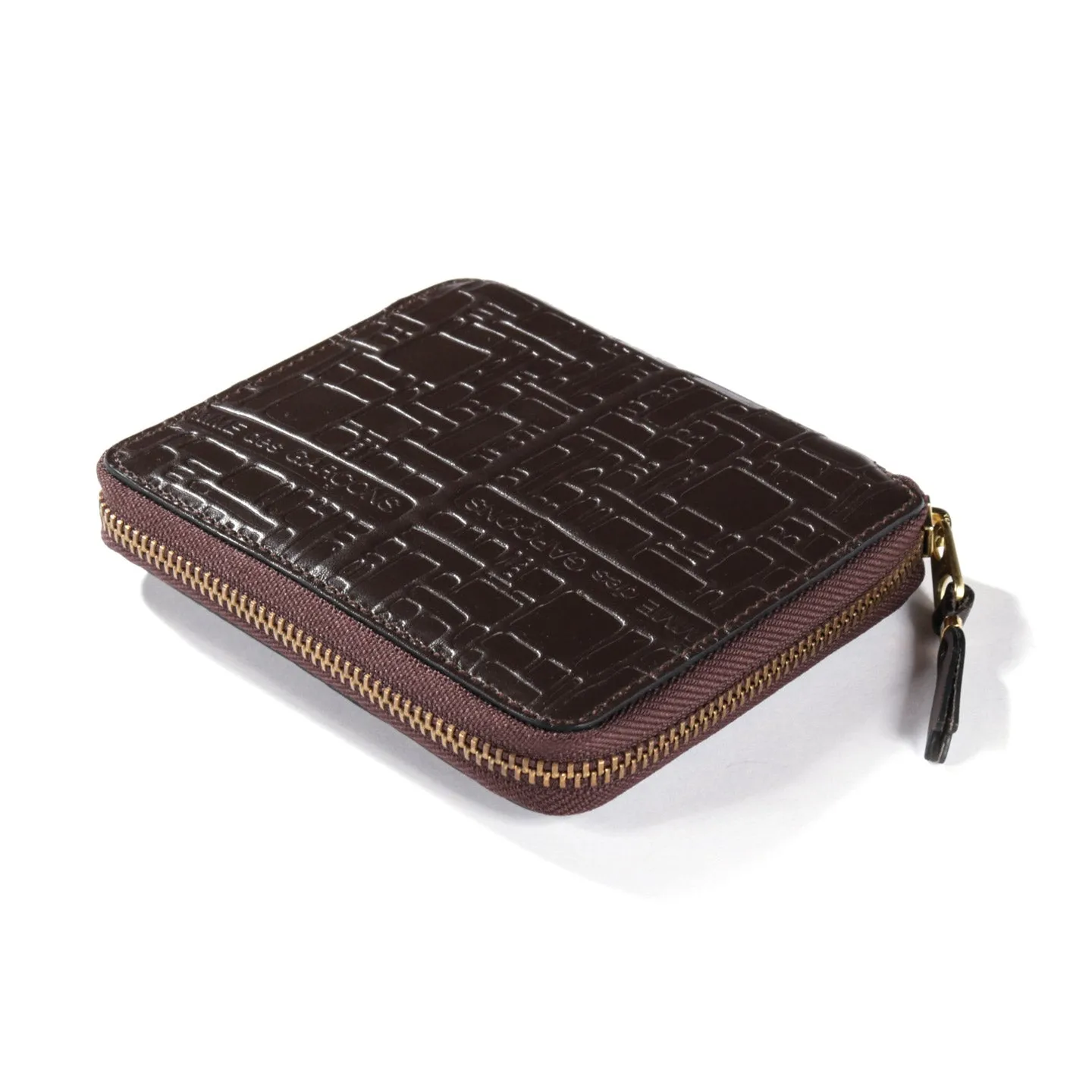 COMME DES GARCONS SA2100 EMBOSSED LOGOTYPE ZIP WALLET BROWN